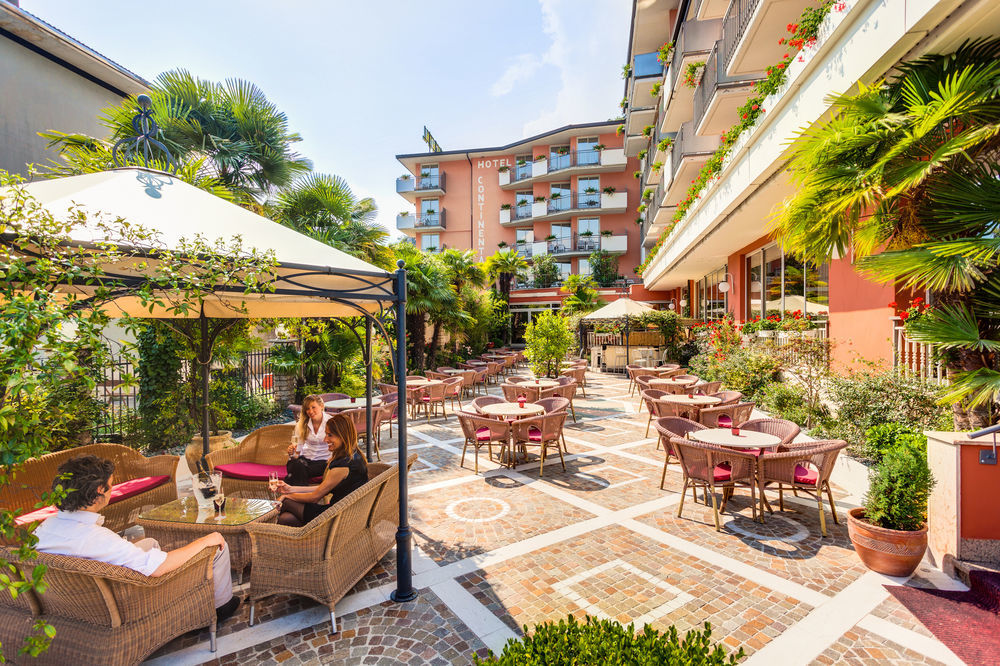 Hotel Continental - Tonelli Hotels Torbole Sul Garda Екстериор снимка